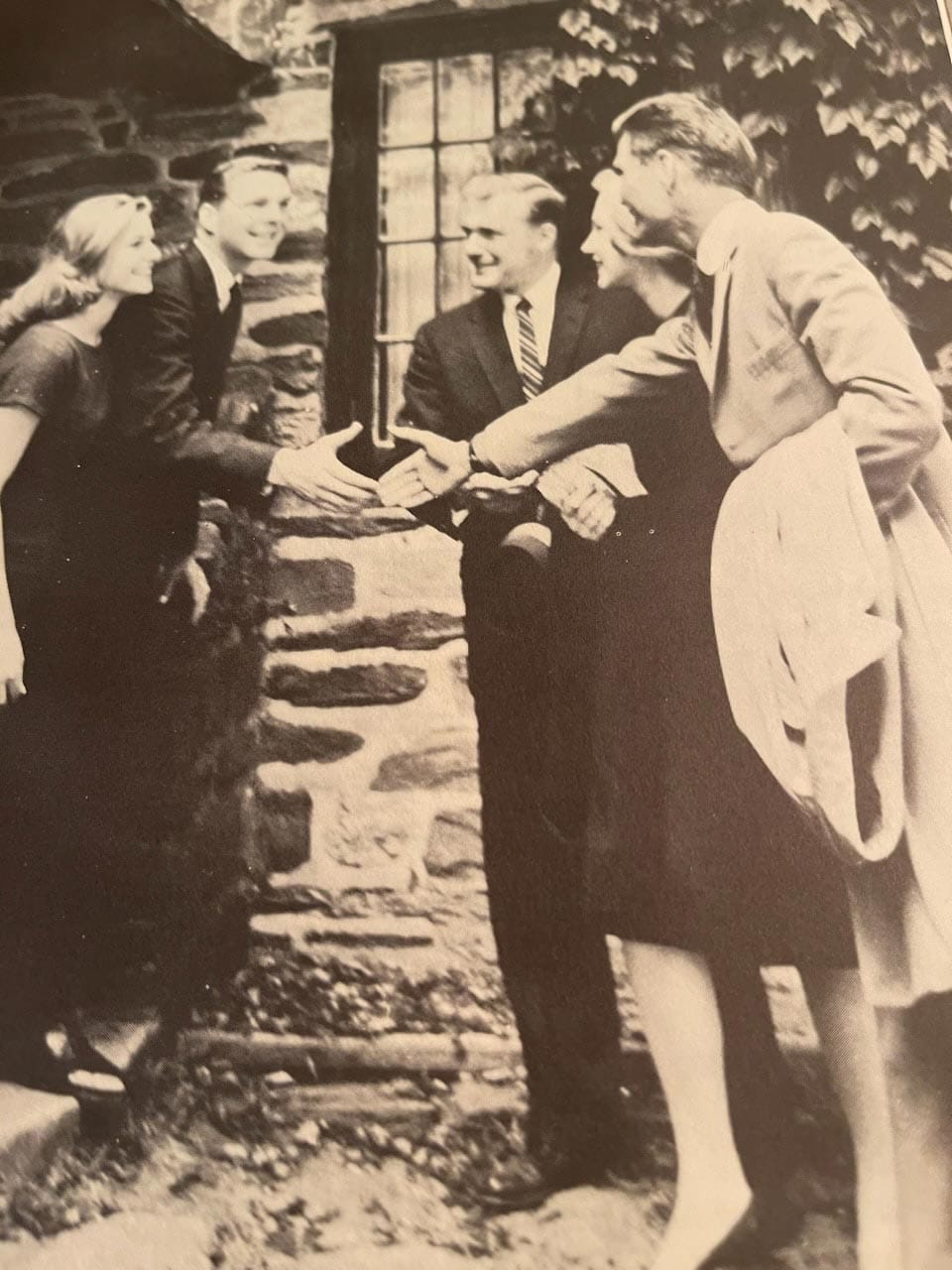 Gratitude and Generosity: Nurturing a Thankful Heart with Etiquette Classes for Adults