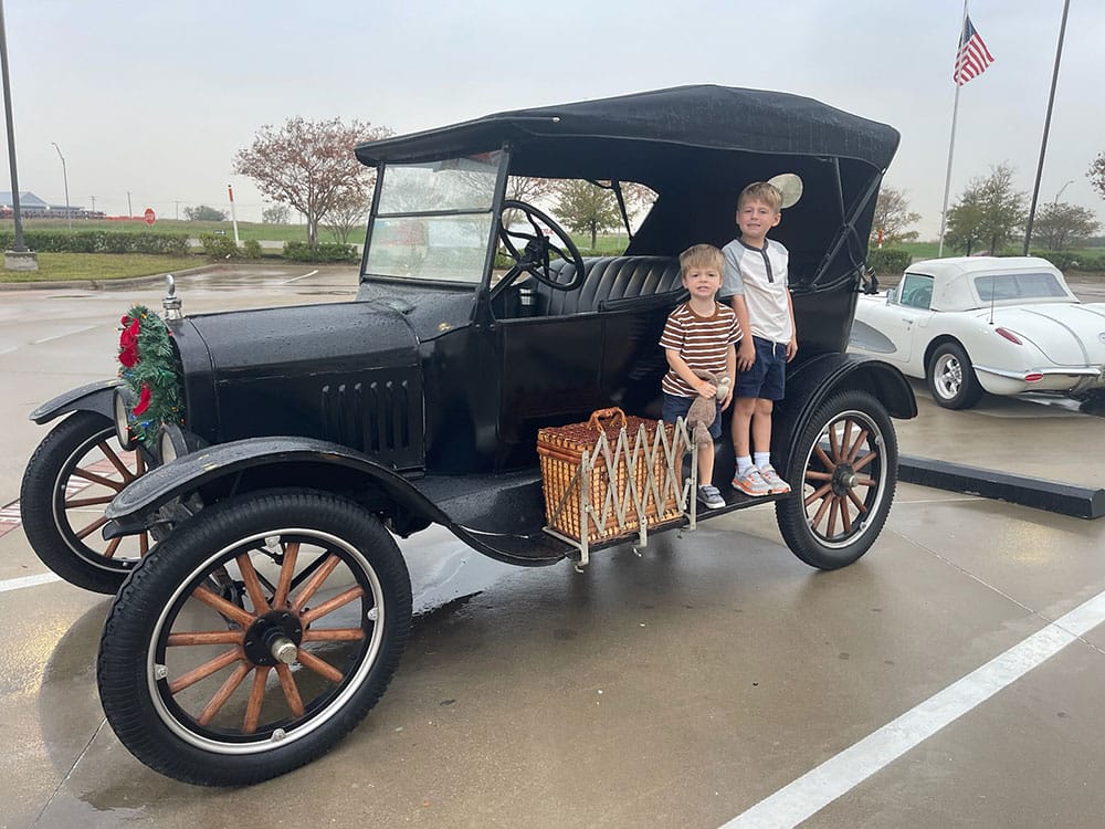 Naughty or Nice? How to Ensure Manners for Kids by Preparing Them for Holiday Events