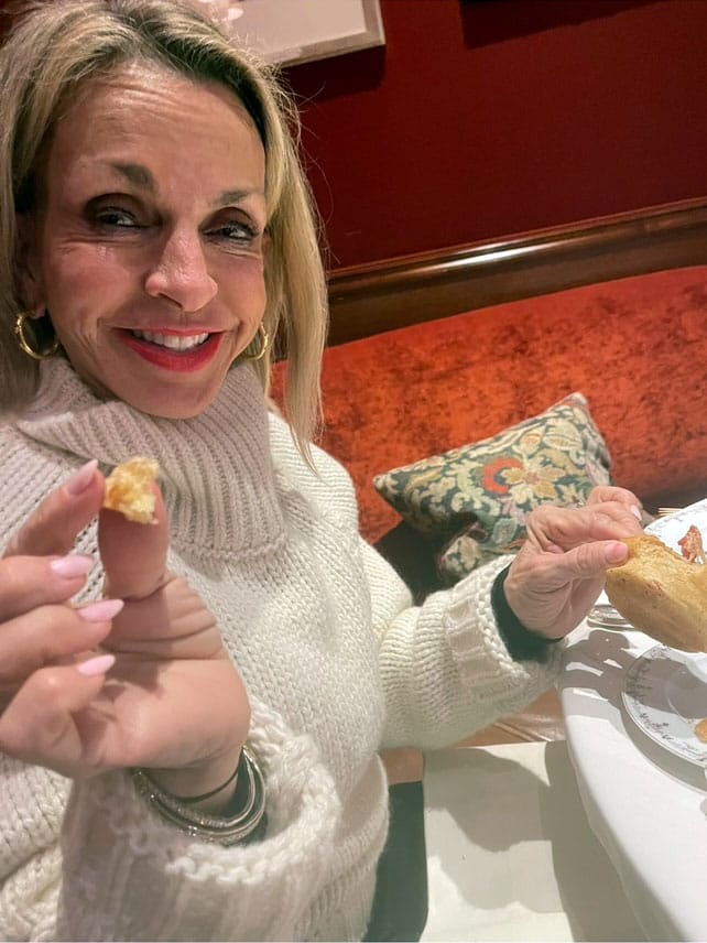 Mastering Table Manners: A Guide to Breaking Bread with Grace and Poise